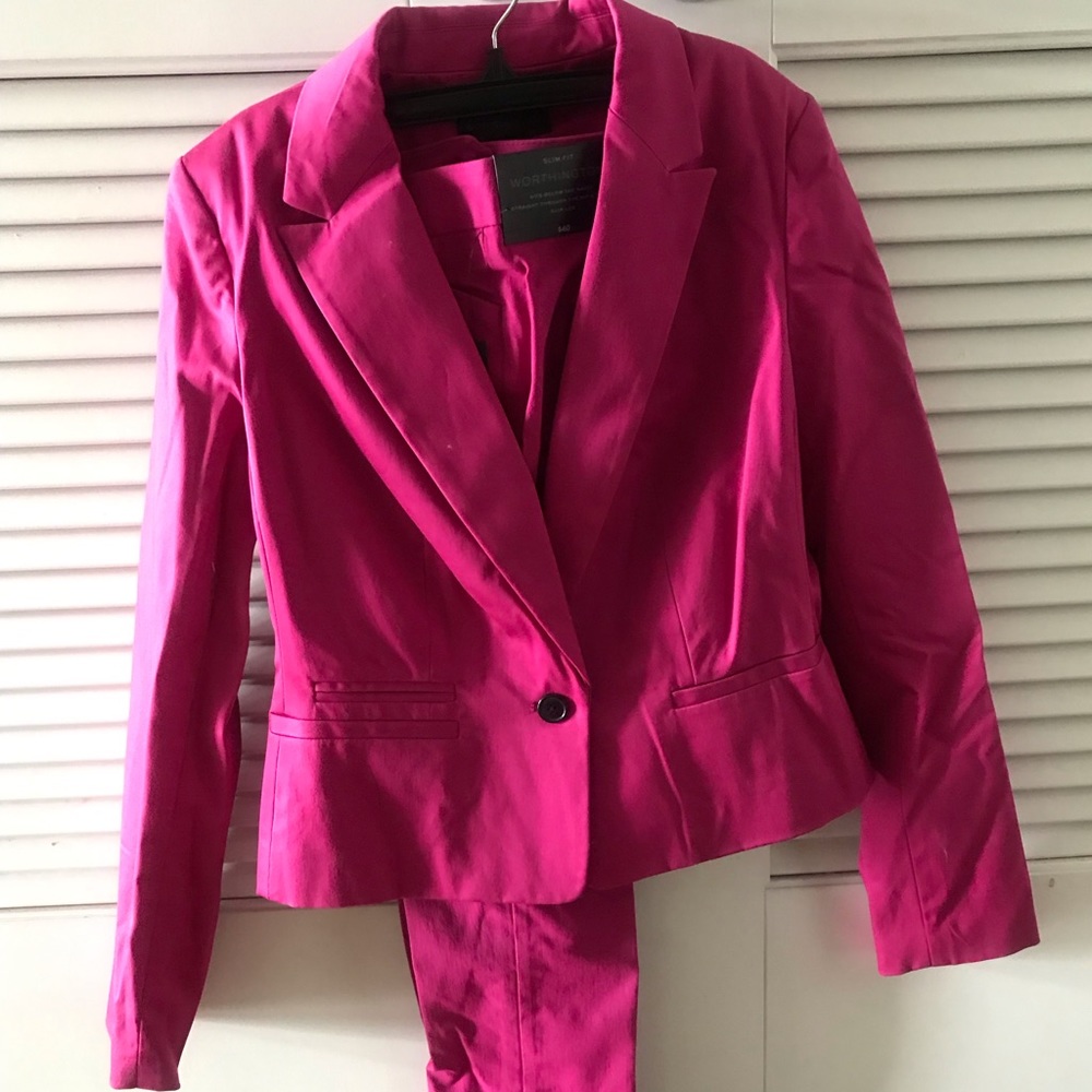 Women’s skinny leg business pant suit